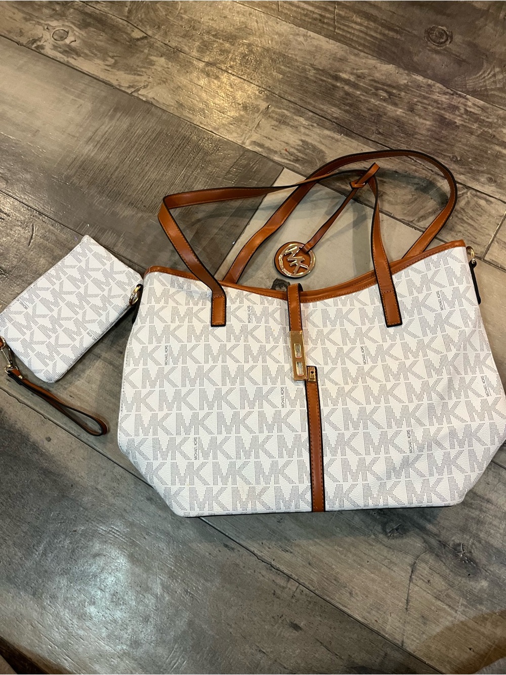 Michael Kors Style White Signature Tote Bag Matching Wristlet Brown Trim AS IS